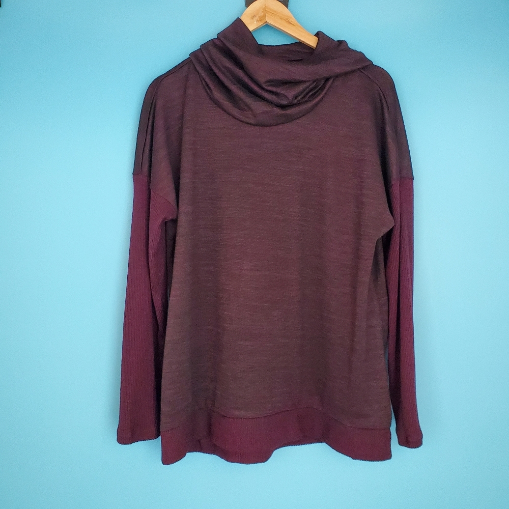 Xersion Sweater Size XL Lightweight Eggplant